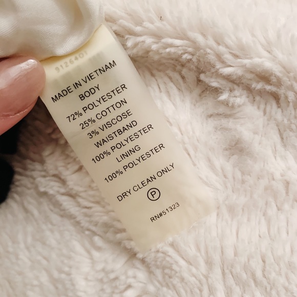 VINCE CAMUTO pencil skirt - Picture 5 of 5